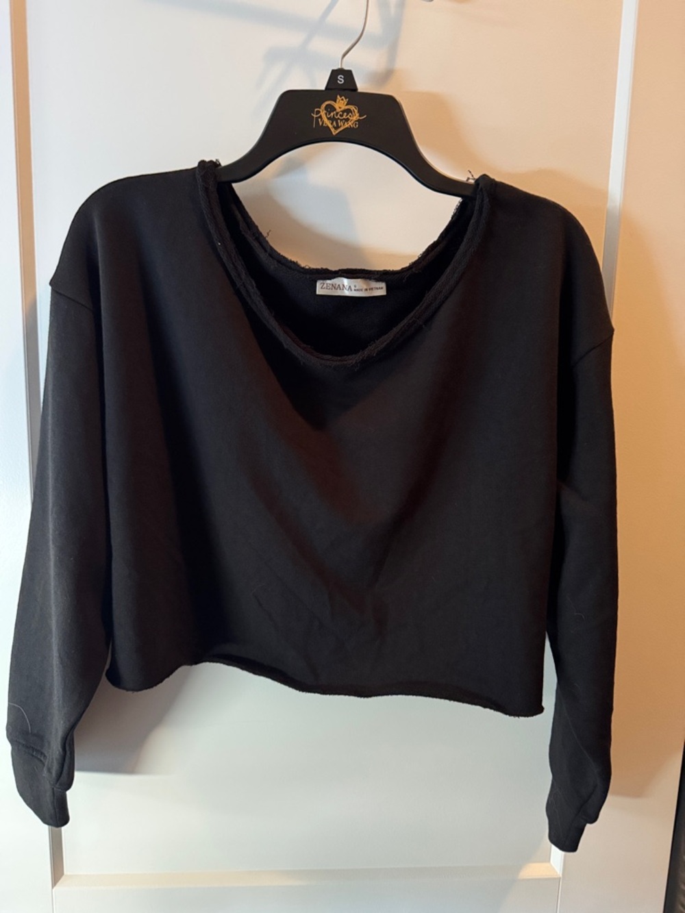 NEW Zenana Outfitters Black Cropped Raw-Edge Sweatshirt